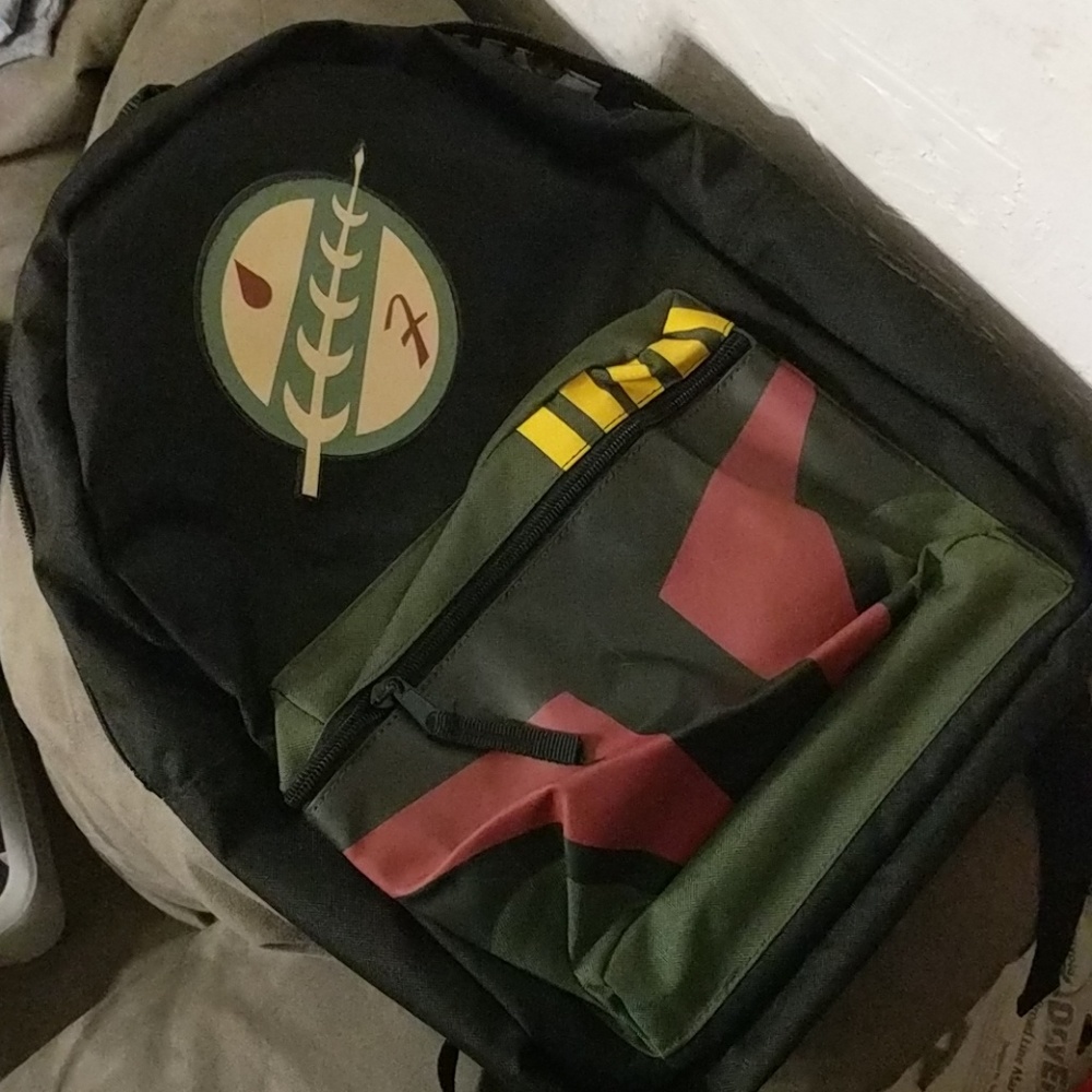Reversible Starwars Backpack. - Picture 3 of 3